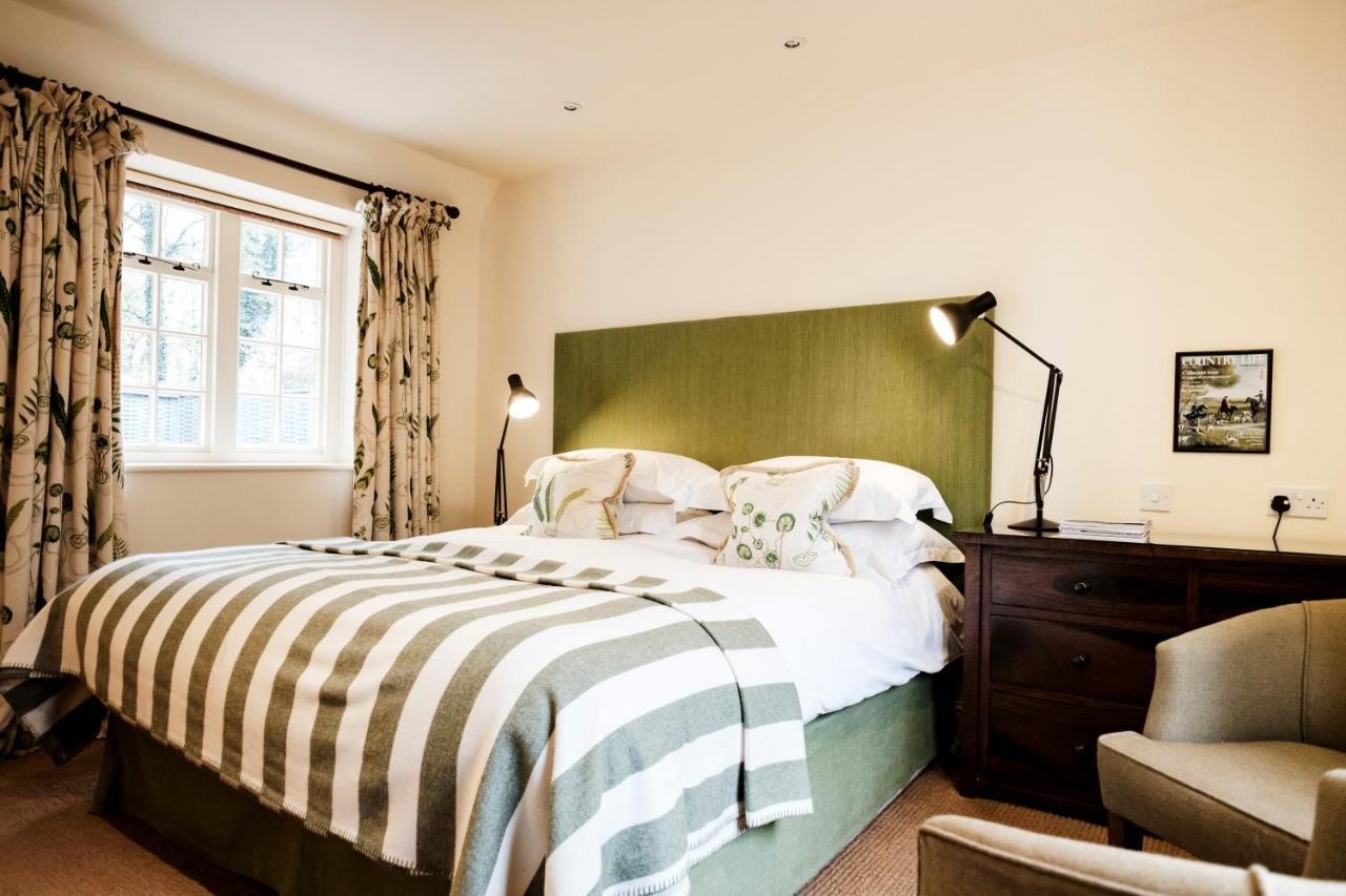 The Hare & Hounds Hotel เทตบรี ภายนอก รูปภาพ