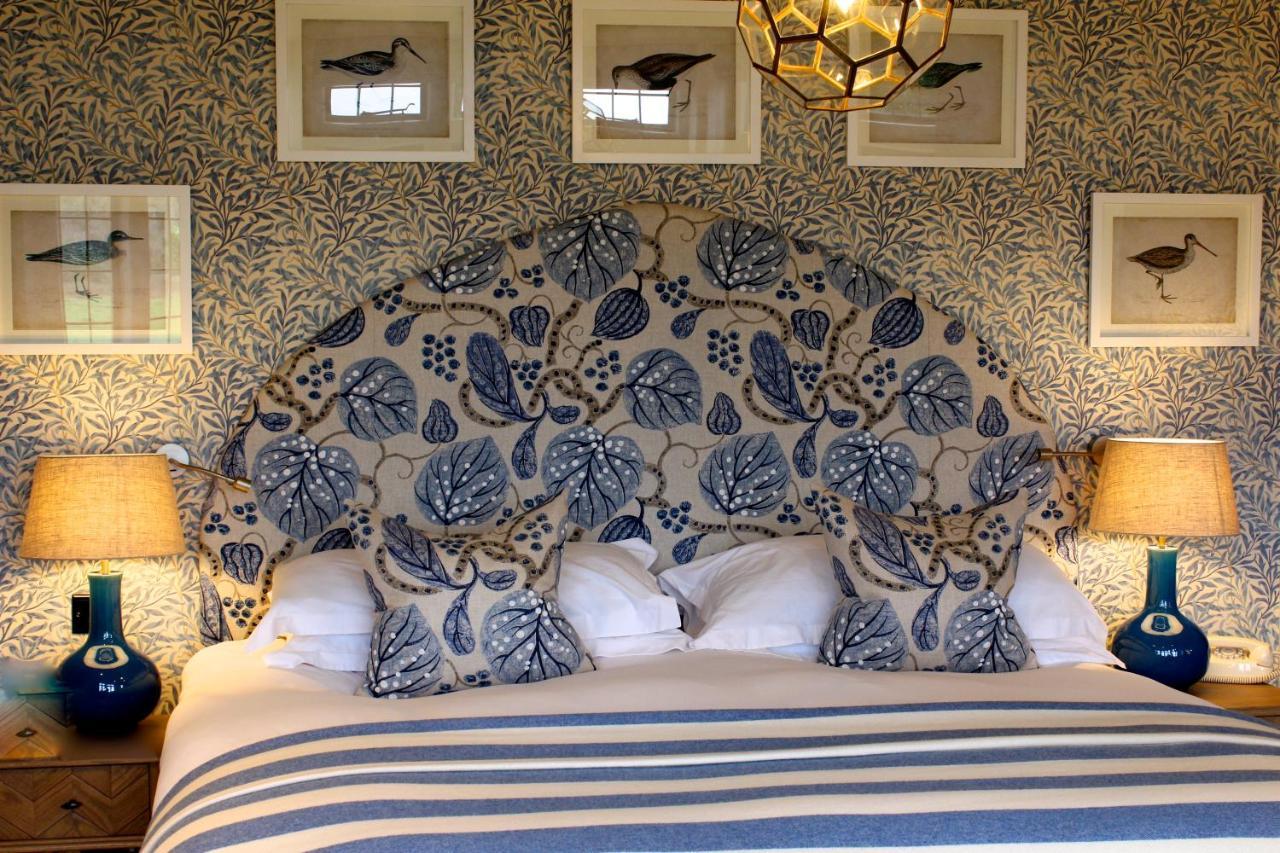 The Hare & Hounds Hotel เทตบรี ภายนอก รูปภาพ