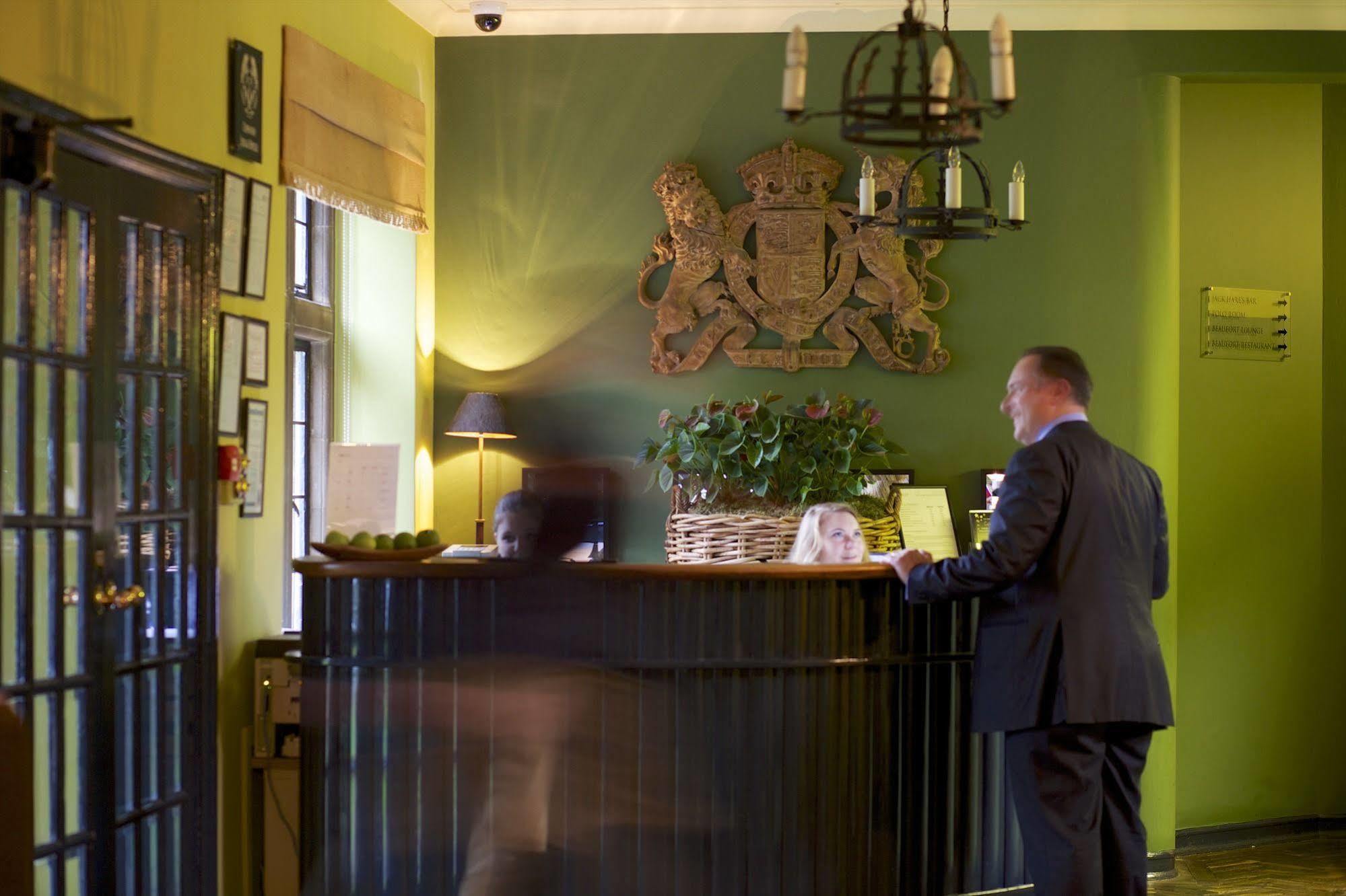 The Hare & Hounds Hotel เทตบรี ภายนอก รูปภาพ