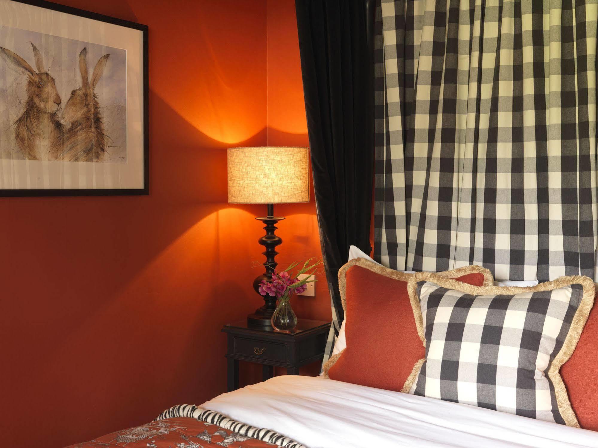 The Hare & Hounds Hotel เทตบรี ภายนอก รูปภาพ