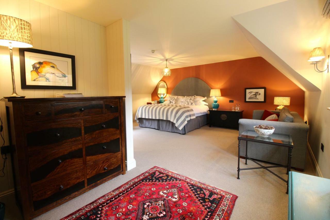 The Hare & Hounds Hotel เทตบรี ภายนอก รูปภาพ